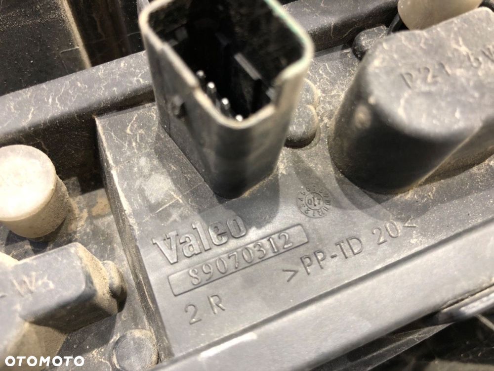 LAMPA PRAWY TYŁ  NISSAN QASHQAI / QASHQAI +2 I (J10, NJ10, JJ10E) 2006 - 2014 2.0 dCi 110 kW [150 - 5