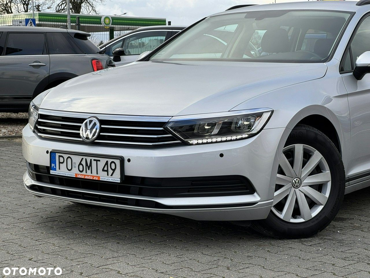 Volkswagen Passat - 12