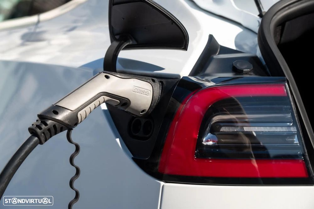 Tesla Model 3 Long-Range Dual Motor AWD - 13