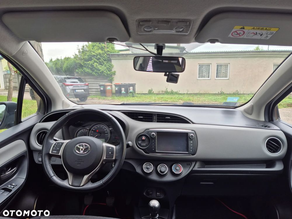 Toyota Yaris 1.33 Premium - 6