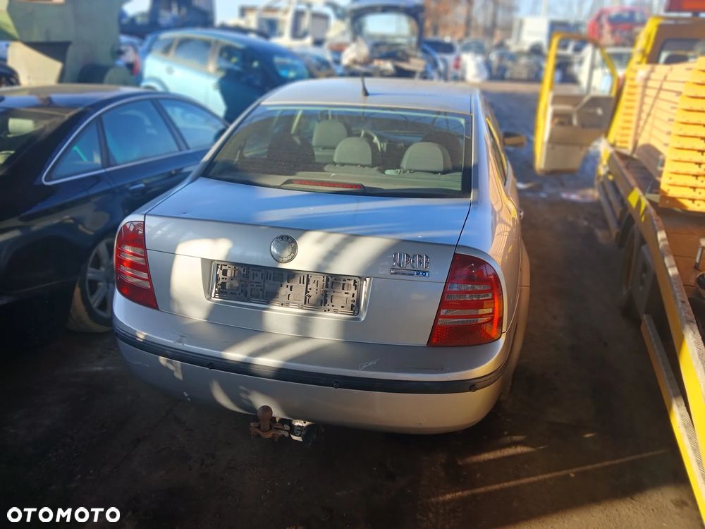 skoda superb LF7T maska zderzak lampa grill błotnik drzwi zbiornik paliwa szyba lusterko klamka - 3