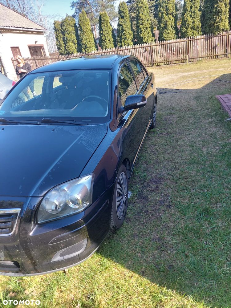 Toyota Avensis 1.8 VVT-i Luna - 2