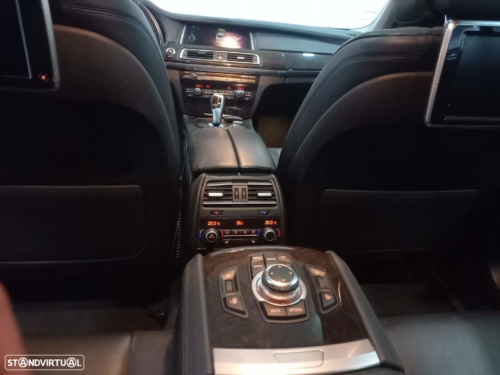 BMW 740 d xDrive - 21