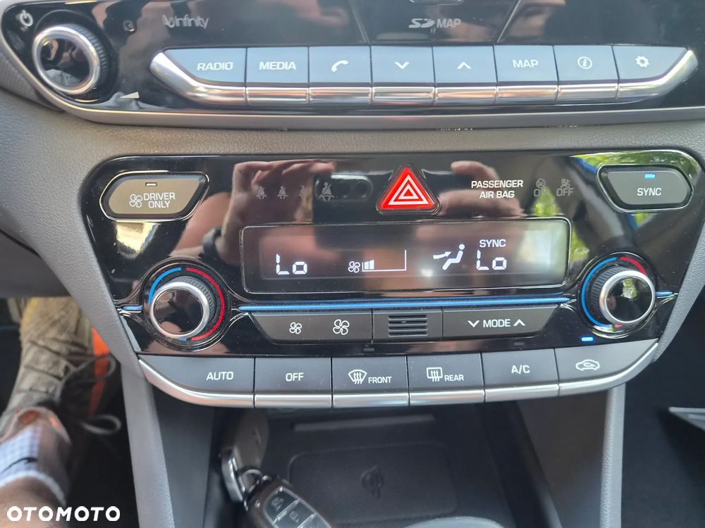 Hyundai IONIQ 1.6 GDI Premium - 19