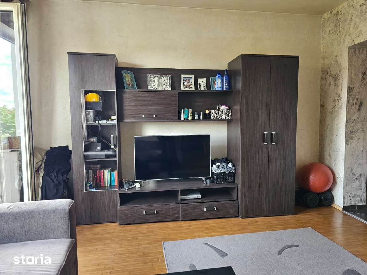 De închiriat apartament cu 2 camere, decomandat – Centrul orașului — fotografia 1