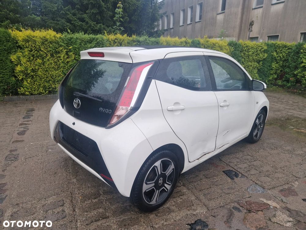 Toyota Aygo x-wave - 5