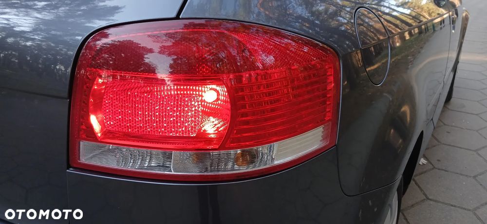 Audi A3 3-drzwiowe 1.6 Attraction - 23