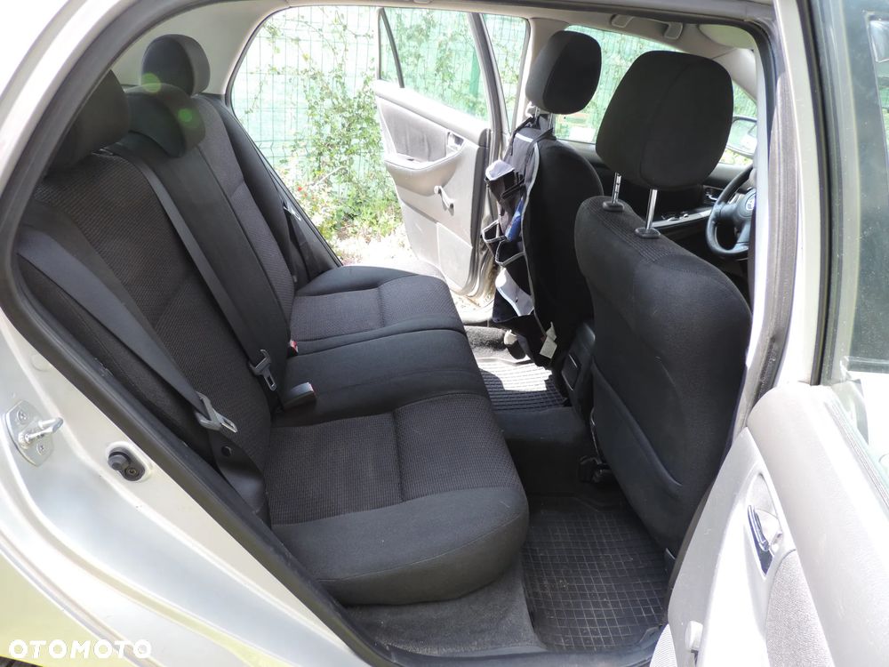 Toyota Corolla 1.4 D-4D Terra - 6