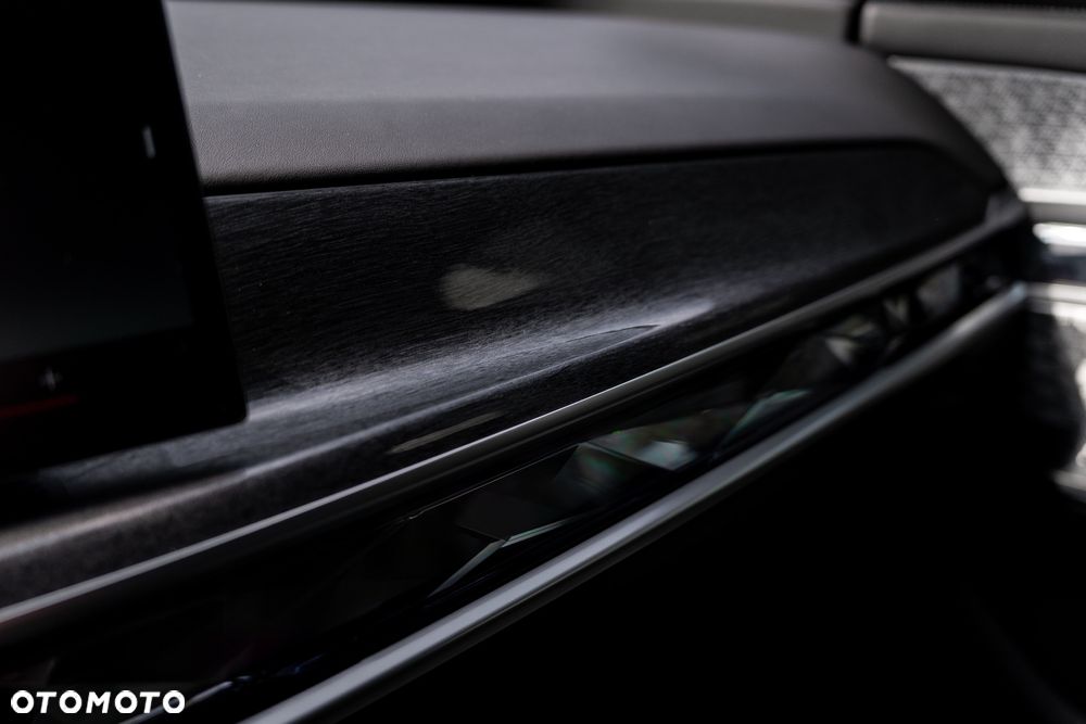 BMW Seria 7 740d xDrive mHEV Nero Lusso Edition sport - 25