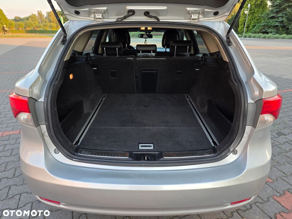 Toyota Avensis 2.0 D-4D Style - 38