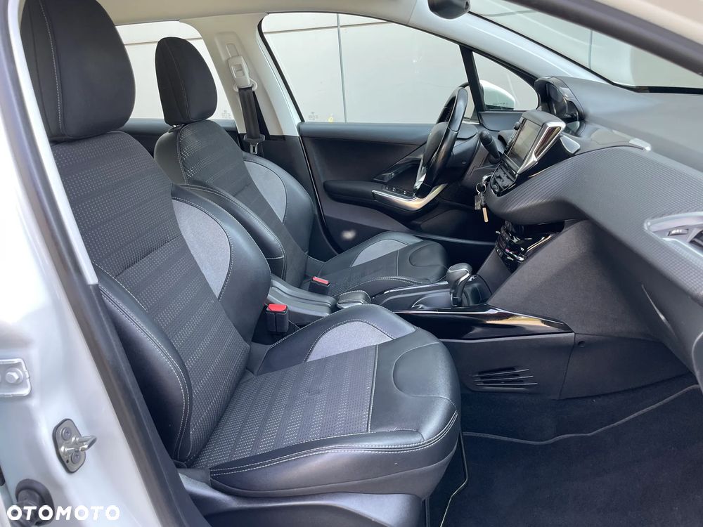 Peugeot 2008 PureTech 110 Stop&Start EAT6 Crossway - 11