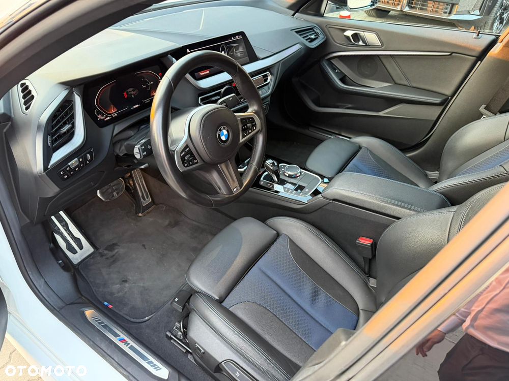 BMW Seria 2 218i M Sport - 6