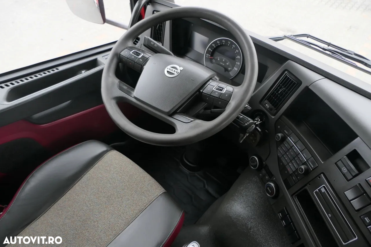 Volvo FMX 450 / 8x4 / 2 PAGINI. CAMION BASCULANTE / TRIDEM / AXIE DE DIRECȚIE LIFTARE / BORDMATIC / HYDROCLAP / 2016 - 33