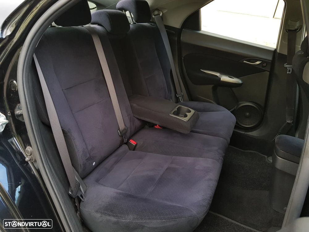 Honda Civic 1.8 Sport - 42