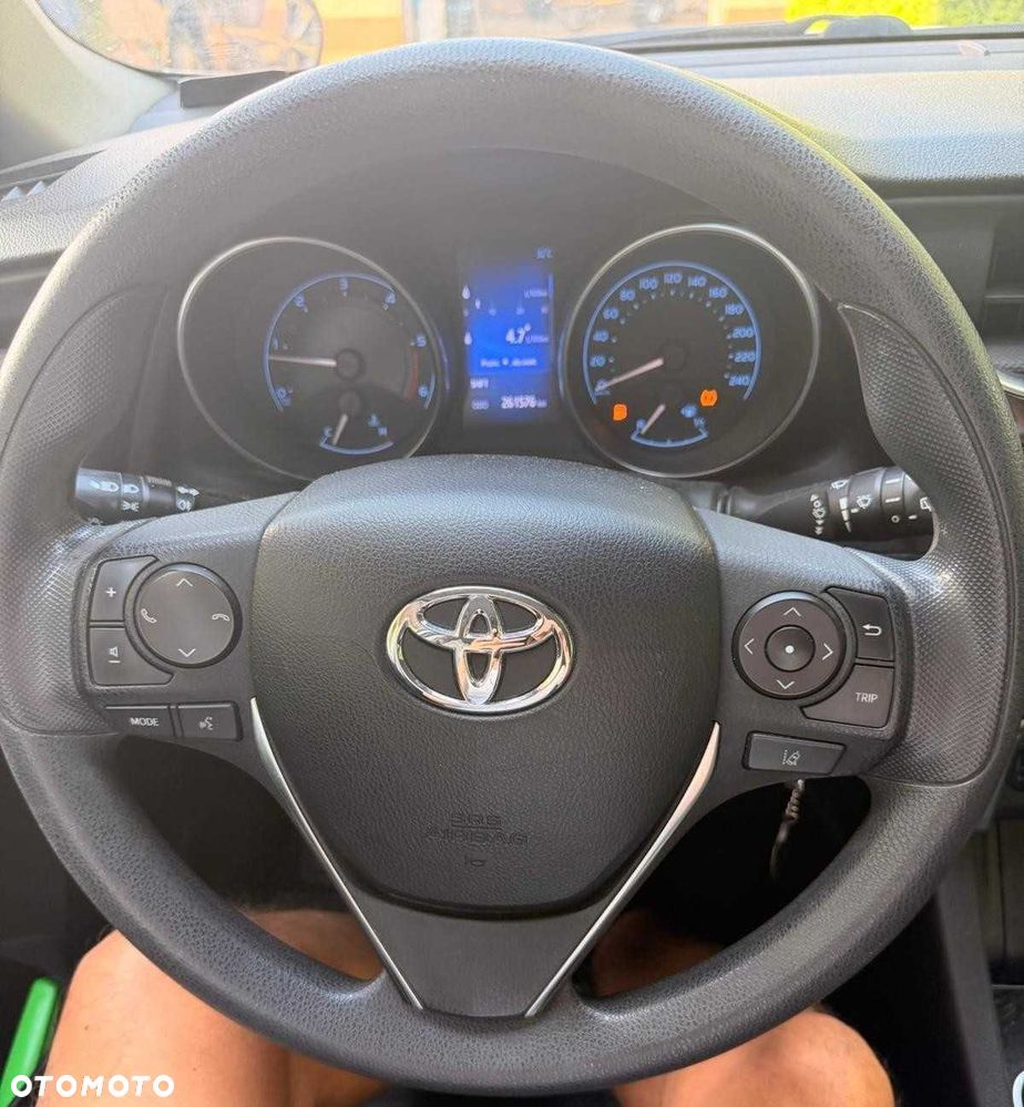 Toyota Auris - 7