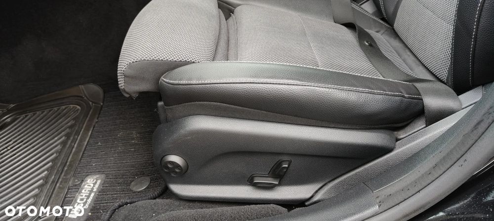 Mercedes-Benz Klasa E 220 d 9G-TRONIC Avantgarde - 21