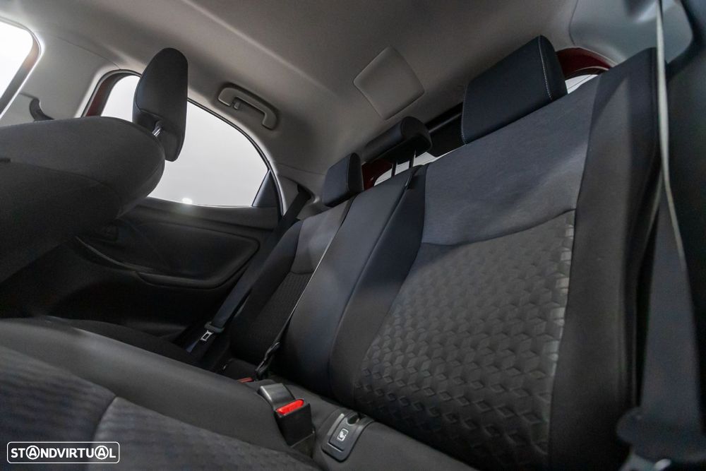 Toyota Yaris 1.5 VVT-i Luxury - 13