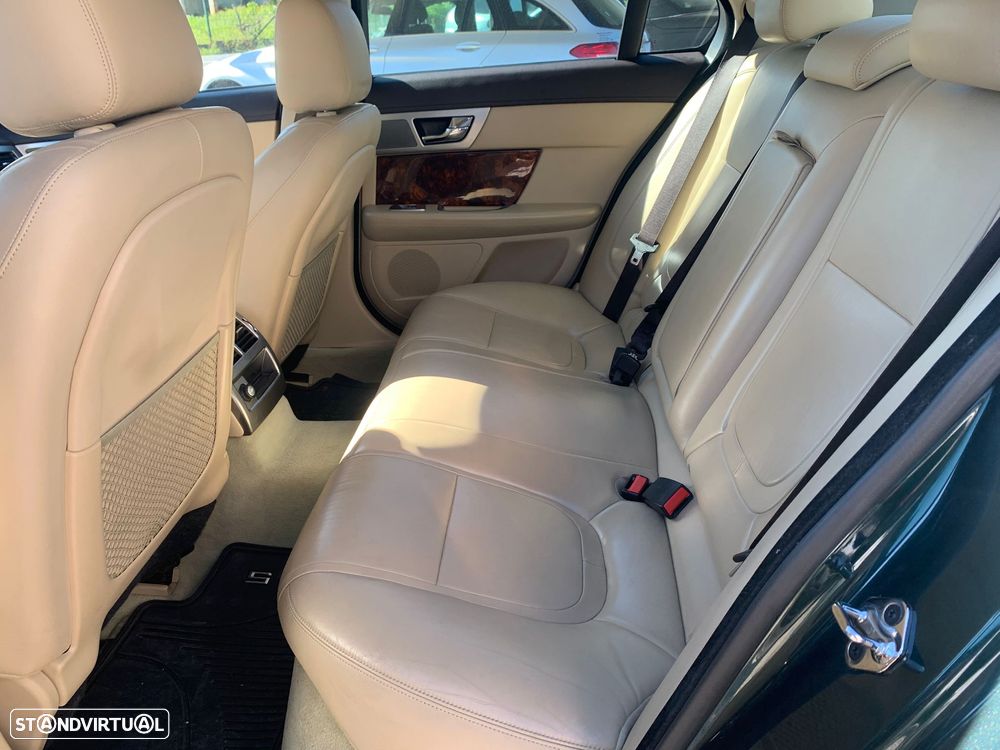 Jaguar XF 3.0 D V6 S Premium Luxury - 12