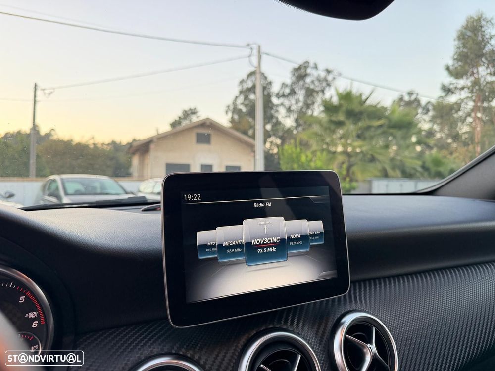 Mercedes-Benz A 180 d AMG Line - 31