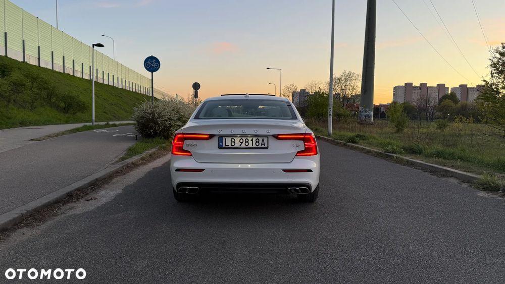 Volvo S60 T5 Momentum Pro - 3