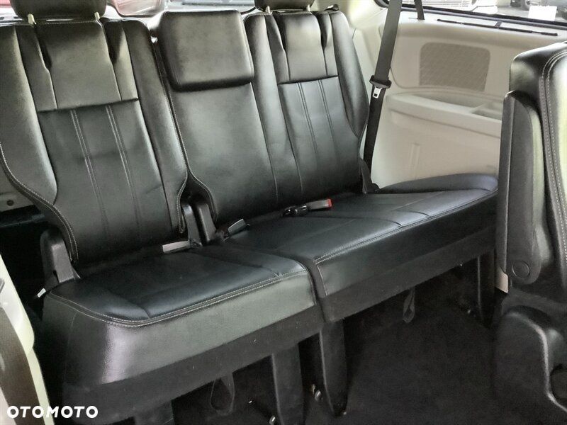 Chrysler Town & Country 3.6 Limited - 20