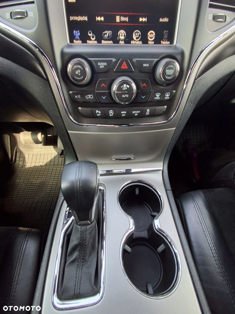 Jeep Grand Cherokee - 15