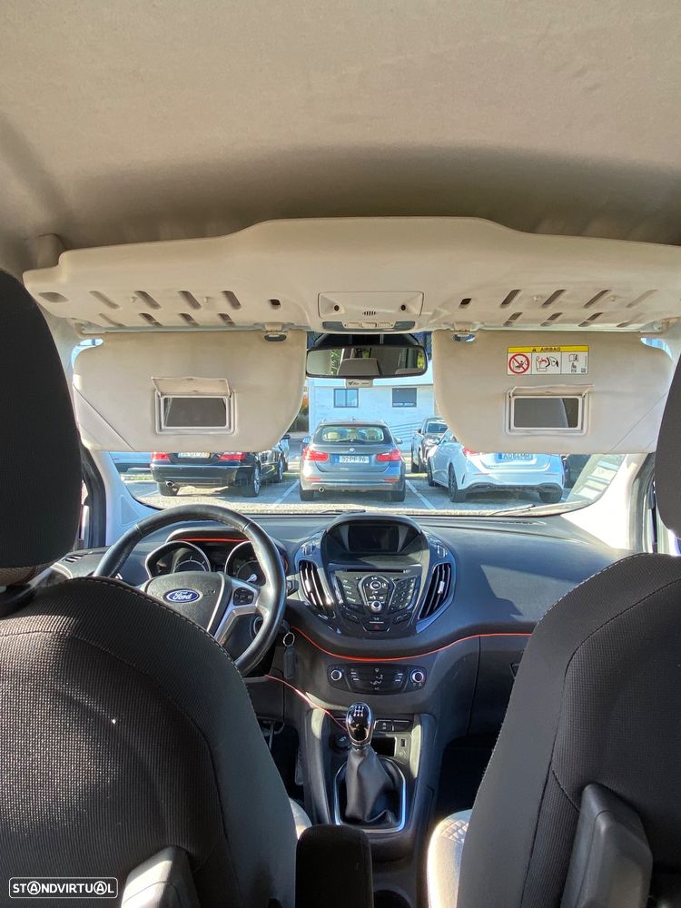 Ford Tourneo Courier 1.5 TDCi Titanium - 30