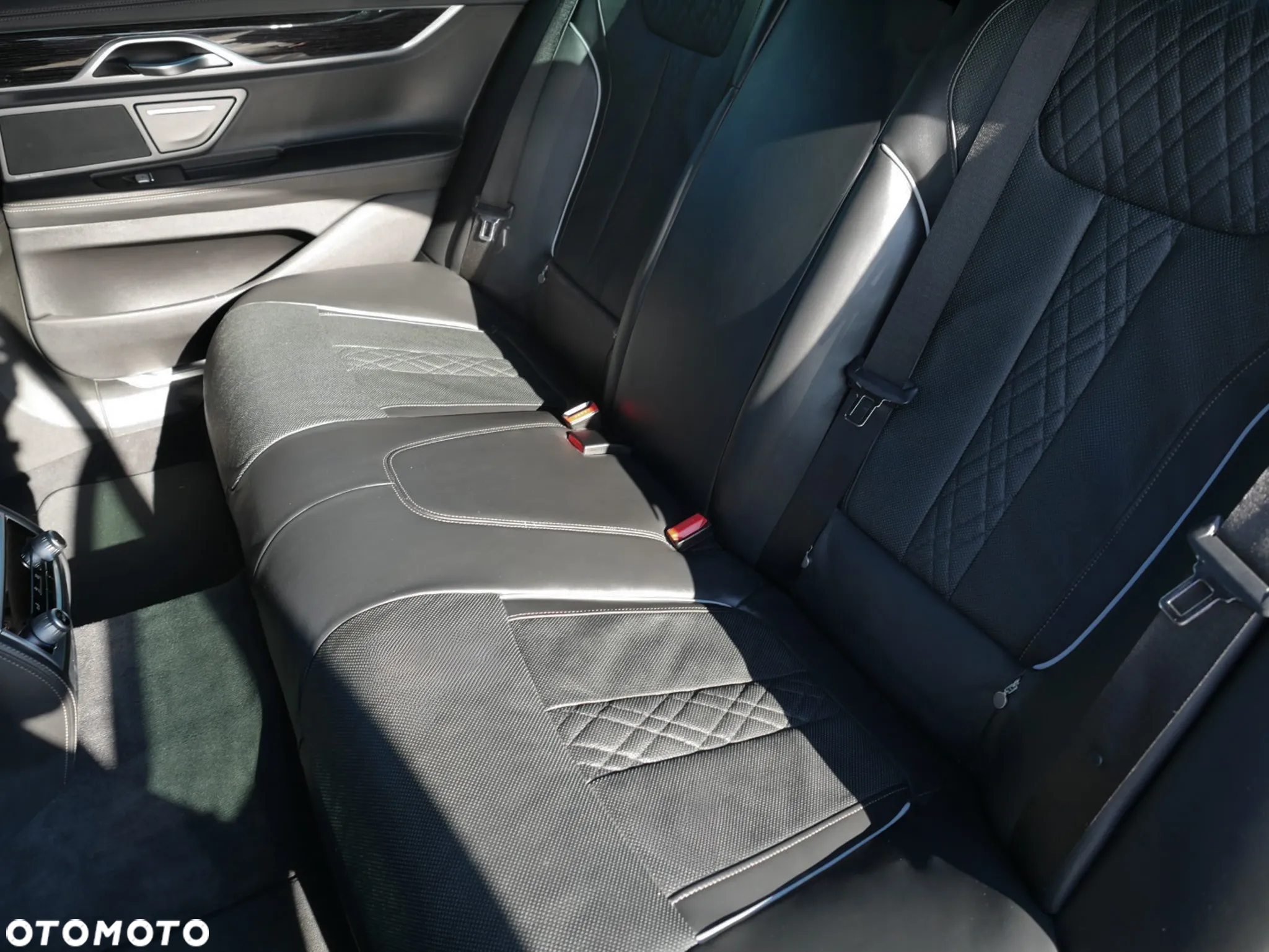 BMW Seria 7 740d xDrive - 22