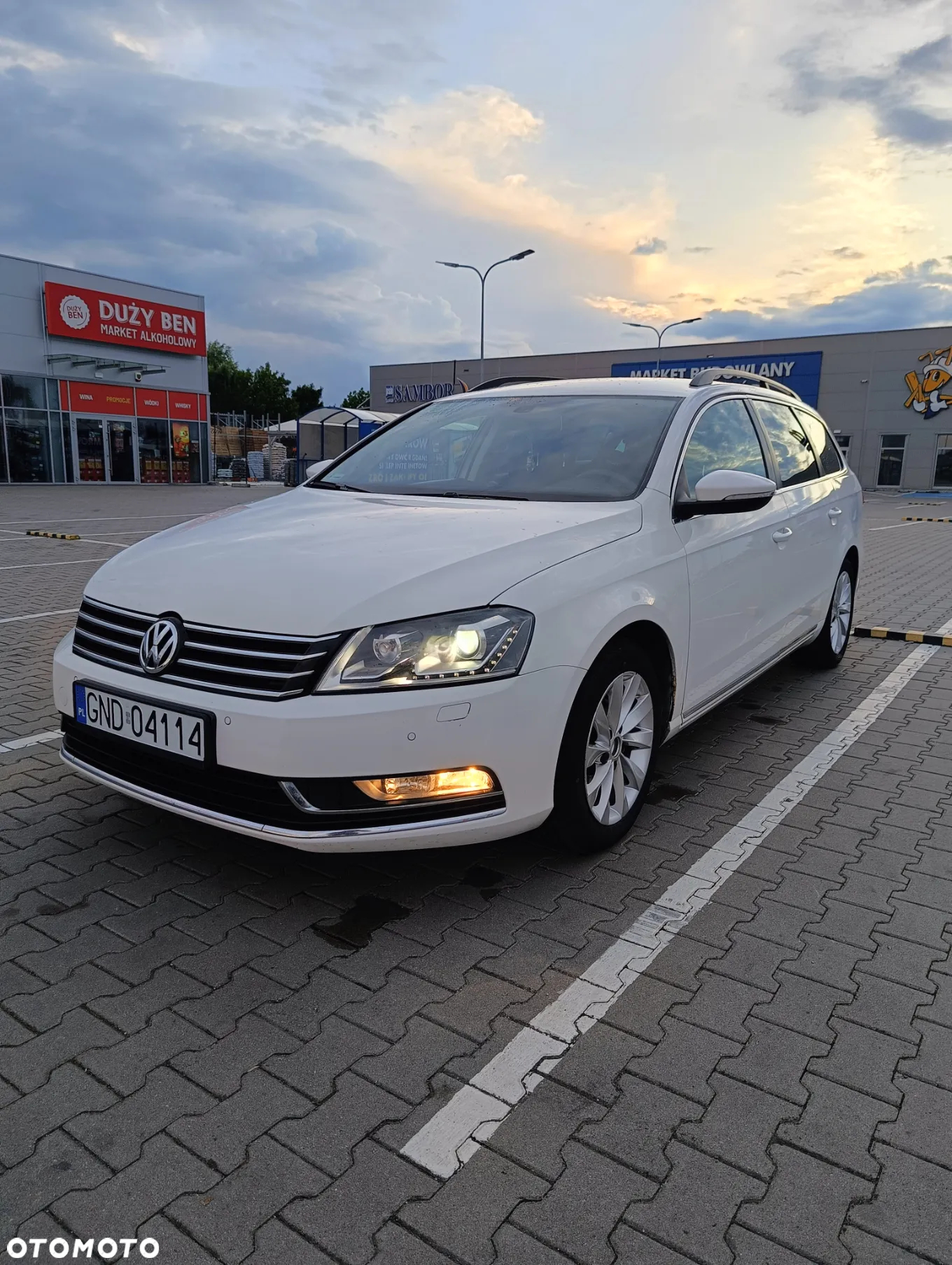 Volkswagen Passat Variant 1.6 TDI BlueMotion Technology Business Edition - 4