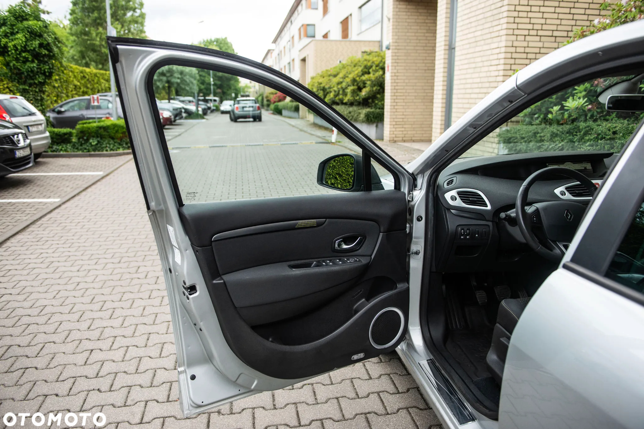 Renault Scenic 1.9 dCi Emotion Plus - 13