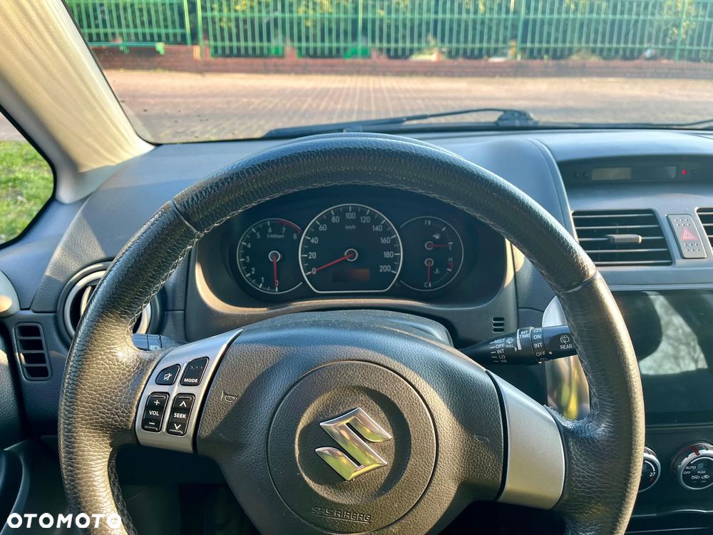 Suzuki SX4 1.6 GS / Premium 4WD - 9