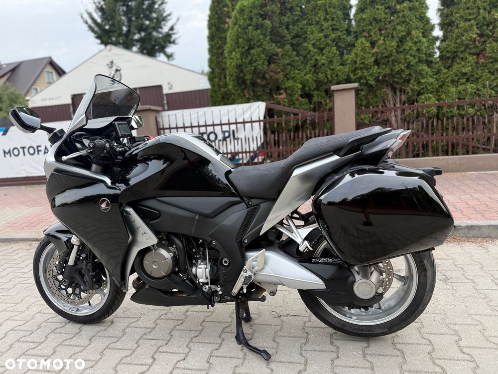 Honda VFR - 17