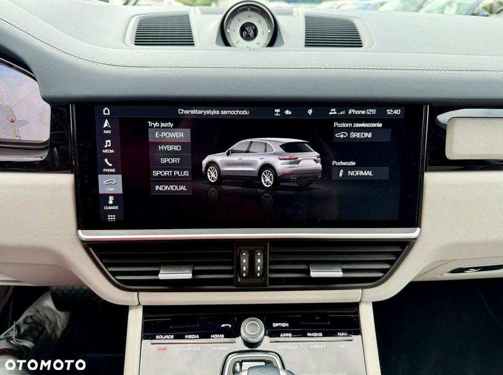 Porsche Cayenne - 26