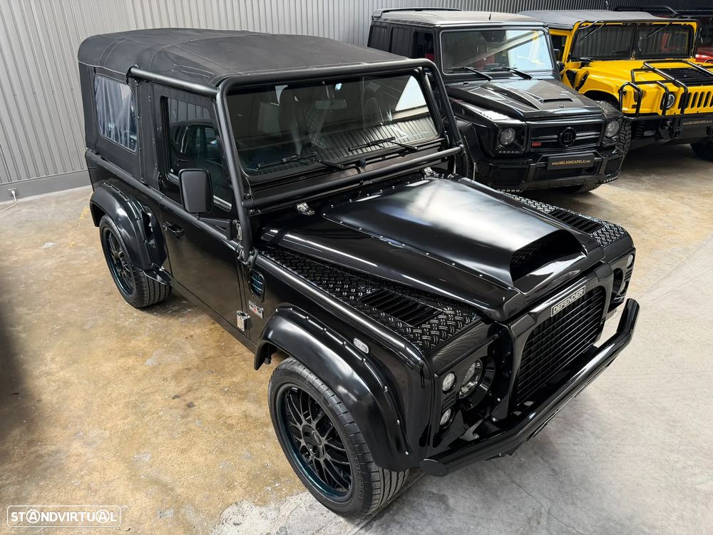 Land Rover Defender - 18