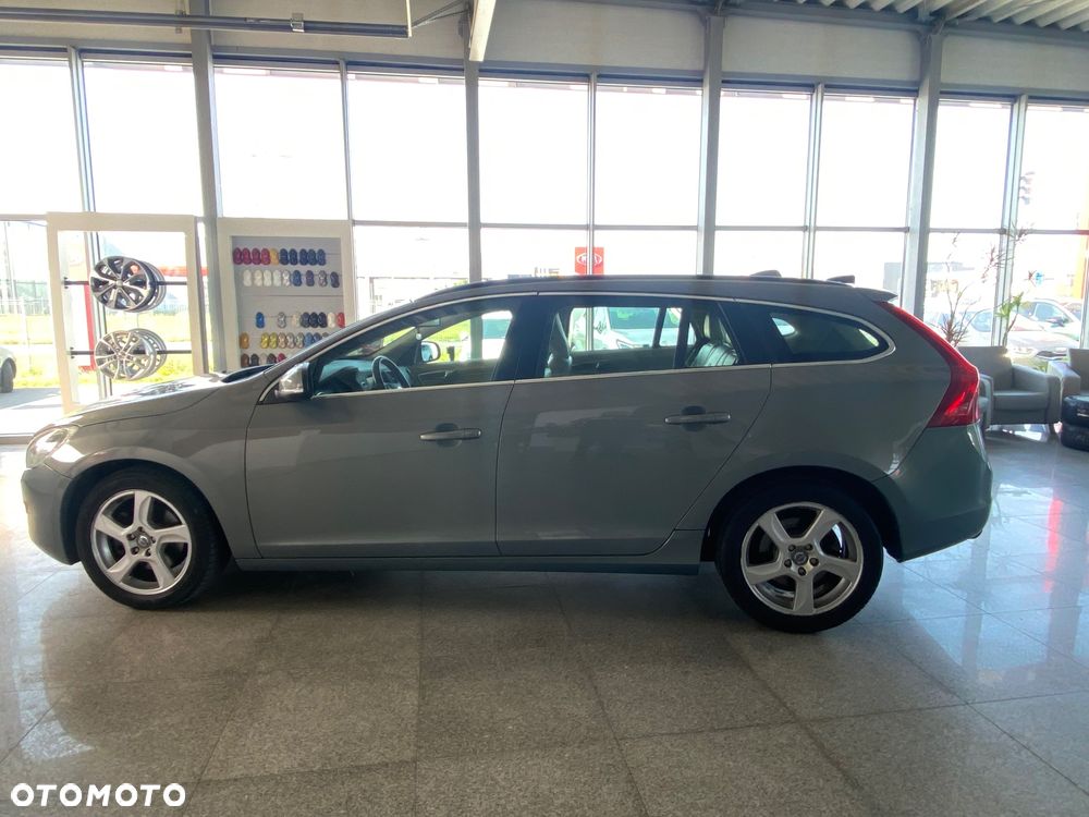 Volvo V60 D2 Momentum - 2