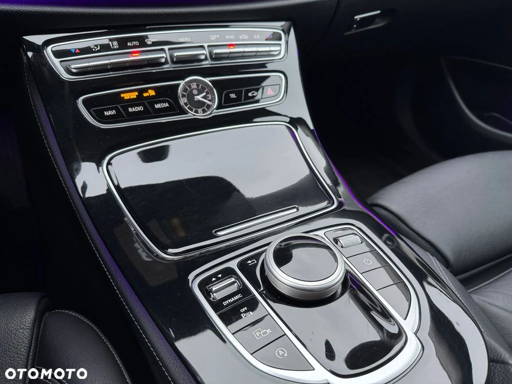Mercedes-Benz Klasa E 200 d 9G-TRONIC AMG Line - 13