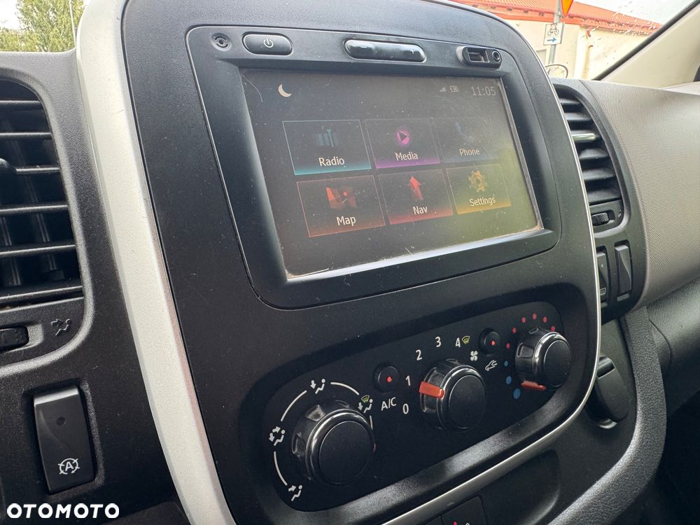 Renault Trafic - 12
