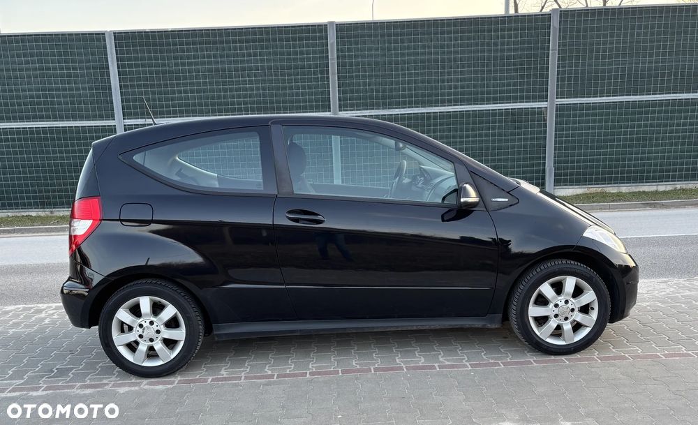 Mercedes-Benz Klasa A 160 BlueEFFICIENCY Elegance Special Edition - 41