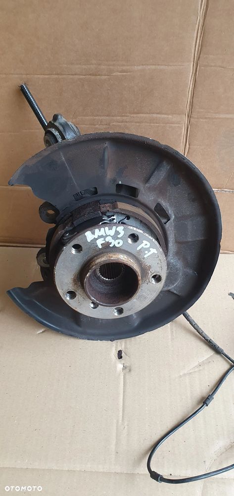 Zwrotnica piasta prawy tył tylna prawa BMW 3 F30 F31 1.5 - 2