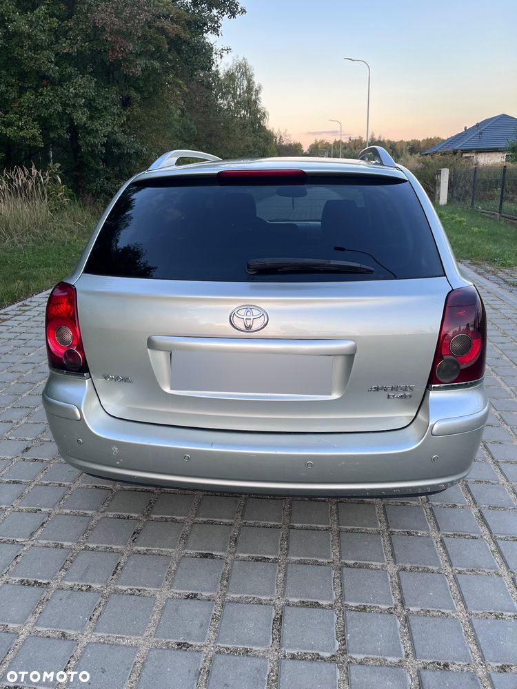 Toyota Avensis 2.2 D-4D Prestige - 4