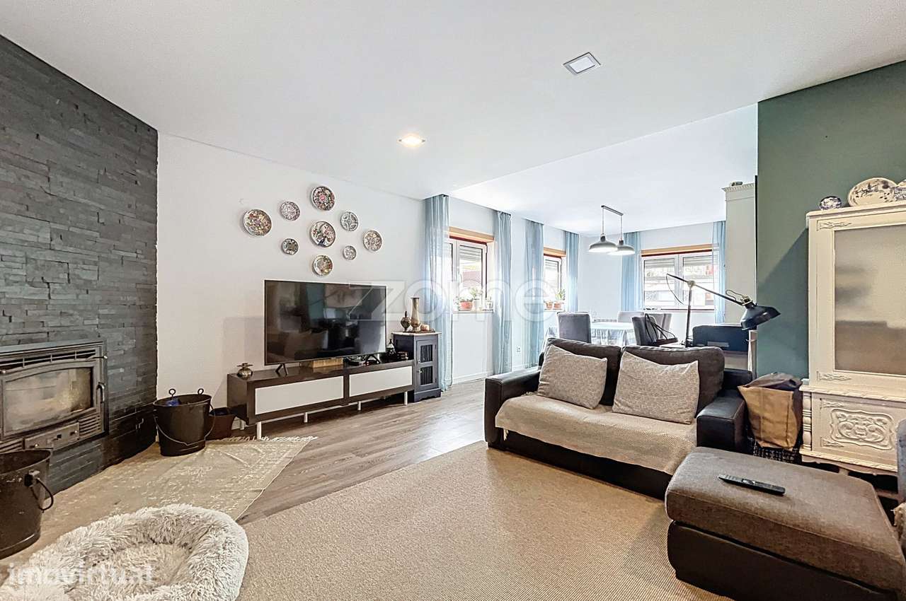 Apartamento T3 com Terraço Exclusivo de 70m² | Garagem | Remodelado - Grande imagem: 2/47