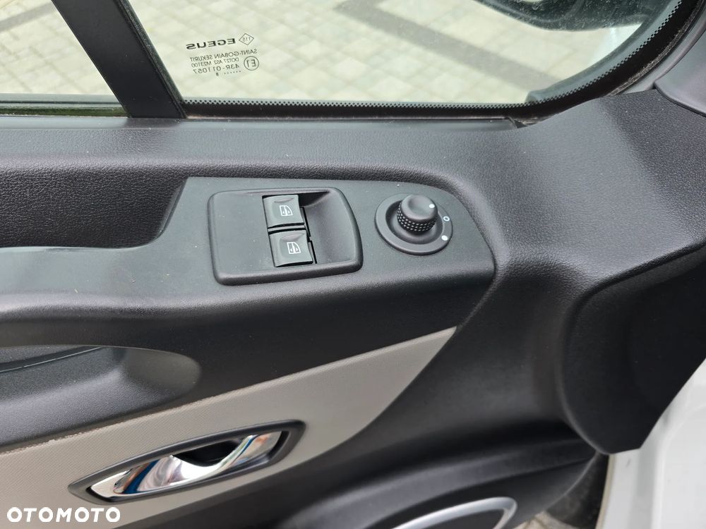 Renault Trafic - 12