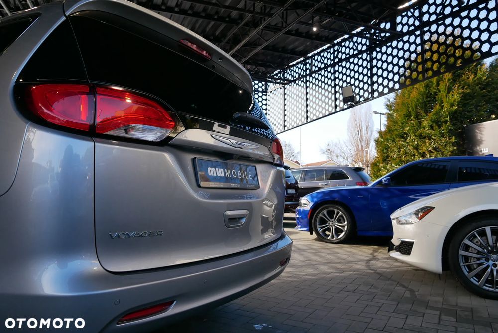 Chrysler Pacifica - 33