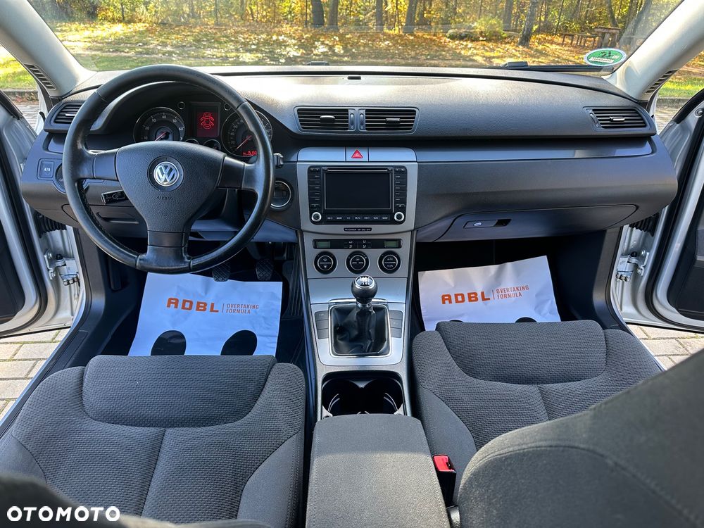 Volkswagen Passat - 34
