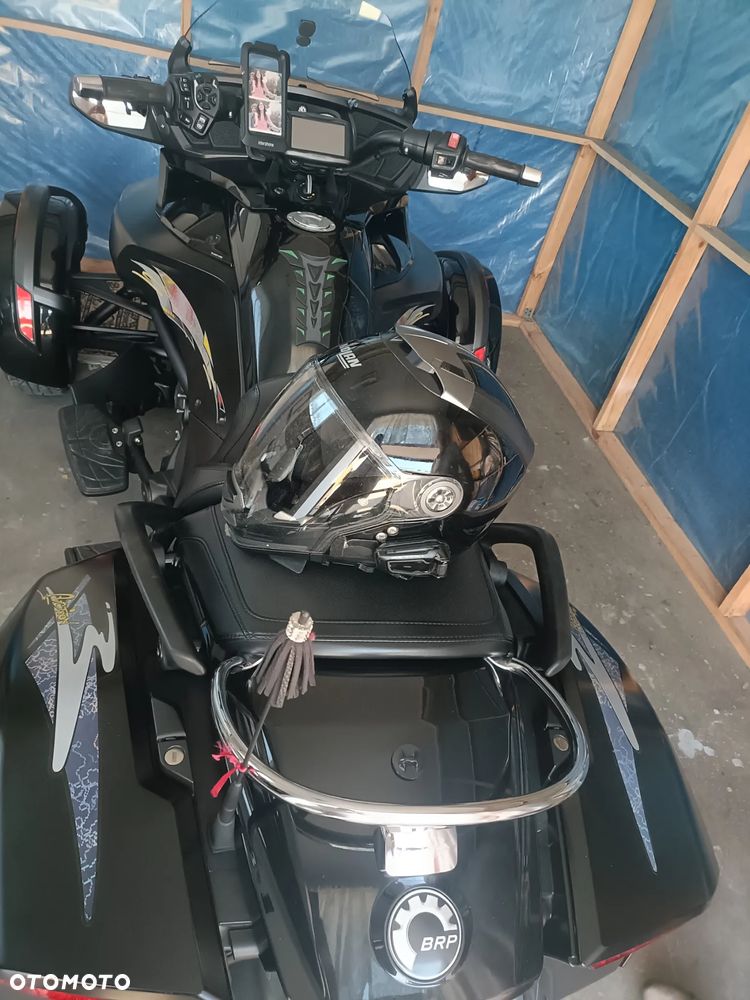 Can-Am Spyder - 15