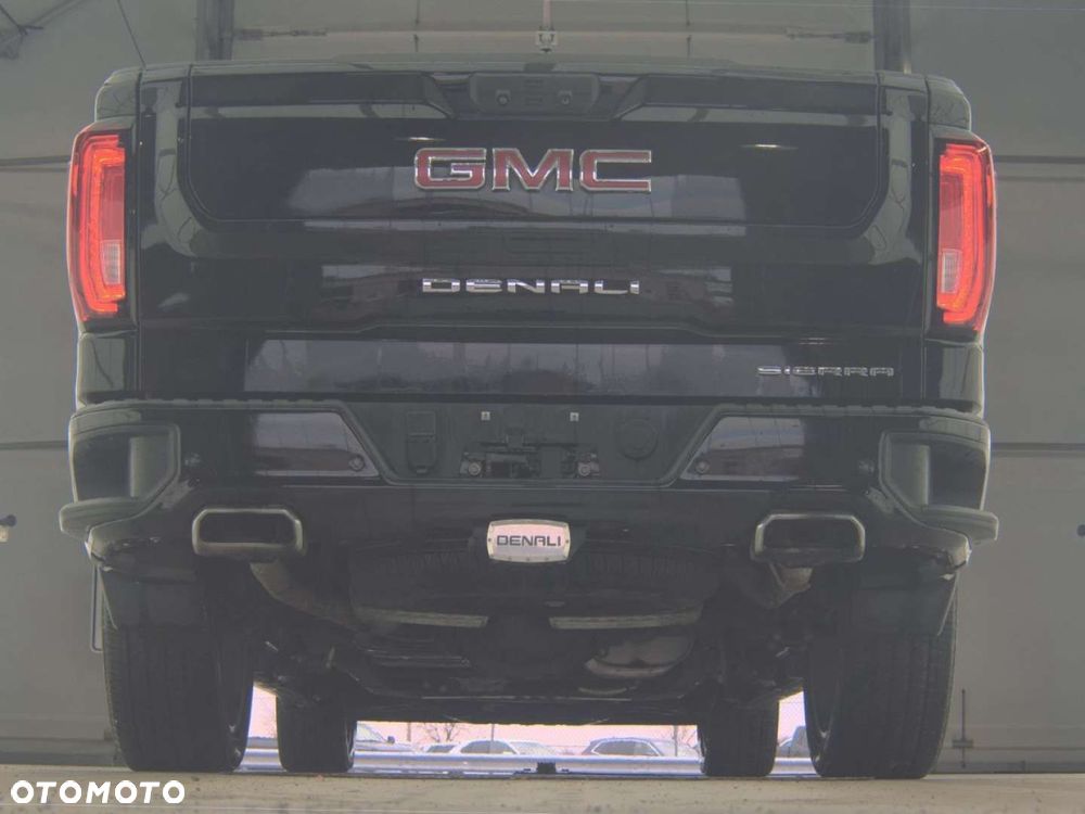 GMC Sierra - 4