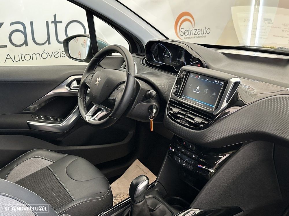 Peugeot 2008 1.2 PureTech Allure - 10