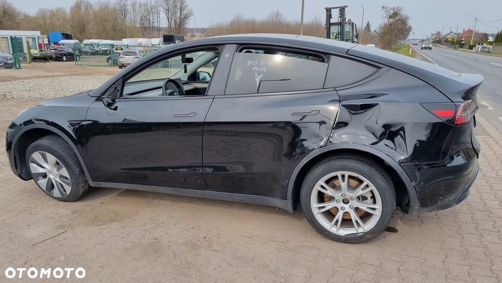 Tesla Model Y RWD - 6