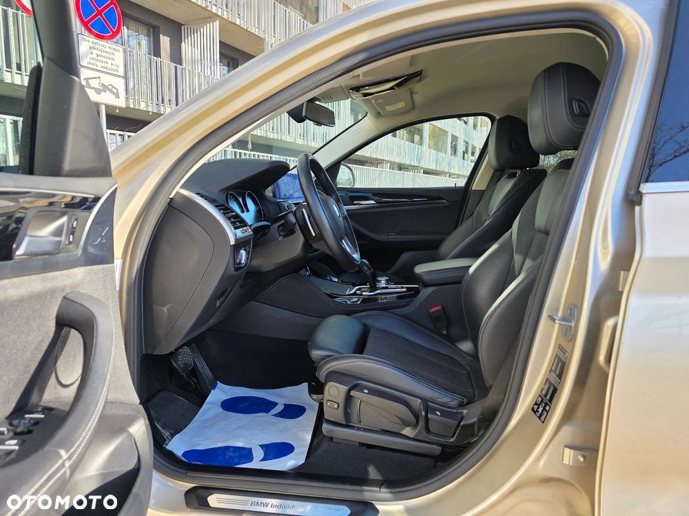 BMW X4 xDrive20i xLine sport - 4