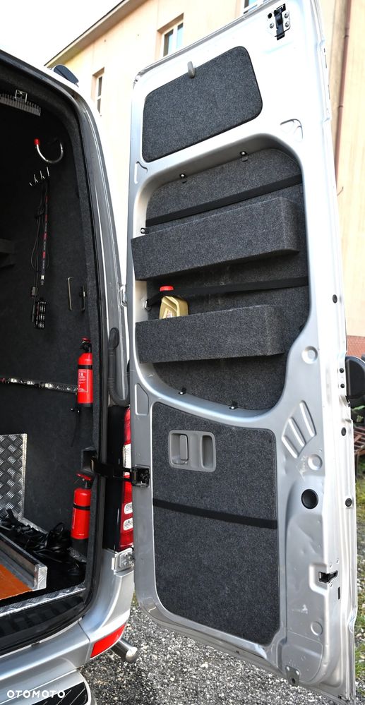 Mercedes-Benz Sprinter - 25